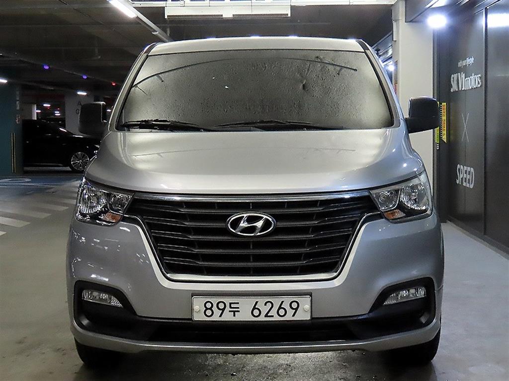 HYUNDAI Starex - Vista 2