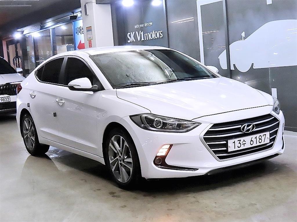 HYUNDAI Avante 2018 Blanco - Importación desde Corea - HF Imports Iquique - Foto 1