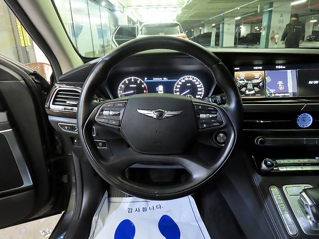 Genesis G90 - Vista 8