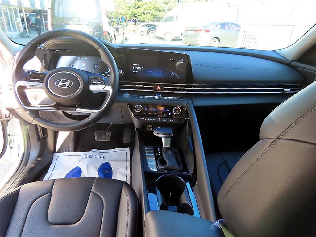 HYUNDAI Avante - Vista 7