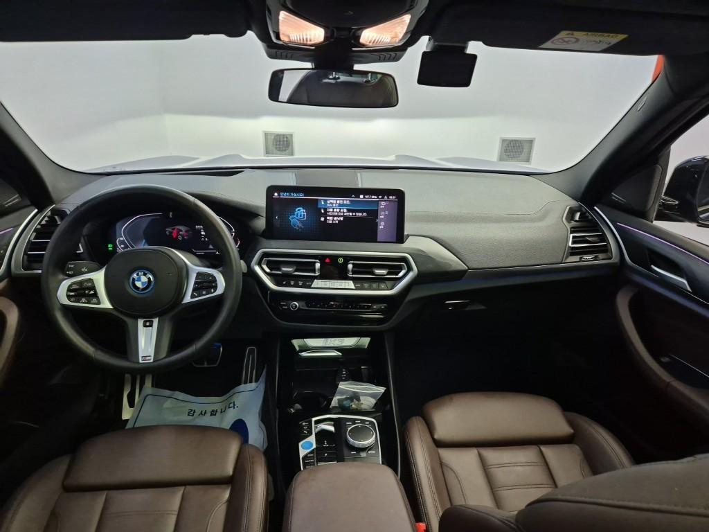 BMW iX3 - Vista 7