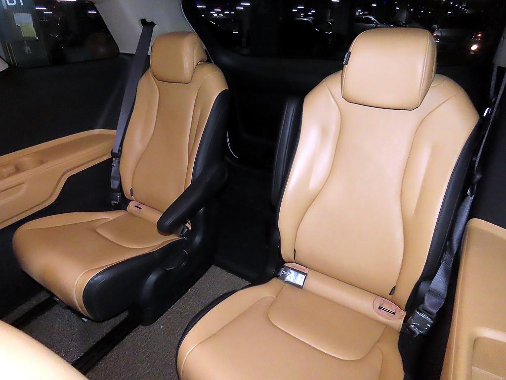 KIA Carnival - Vista 8