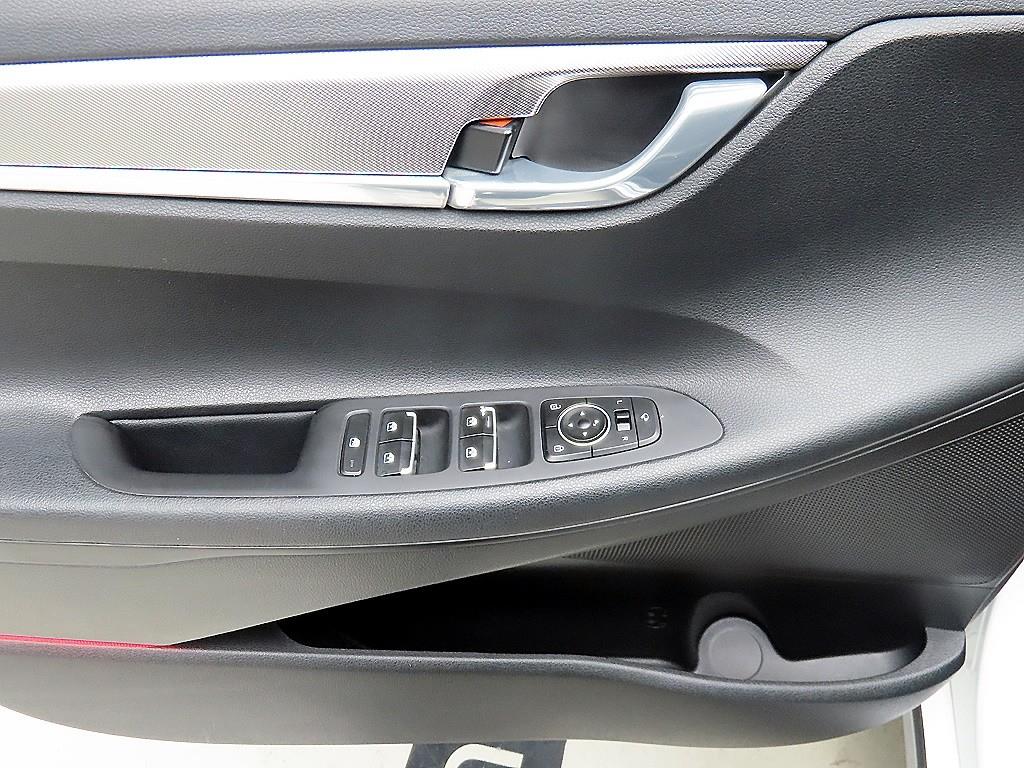 HYUNDAI Grandeur - Vista 11