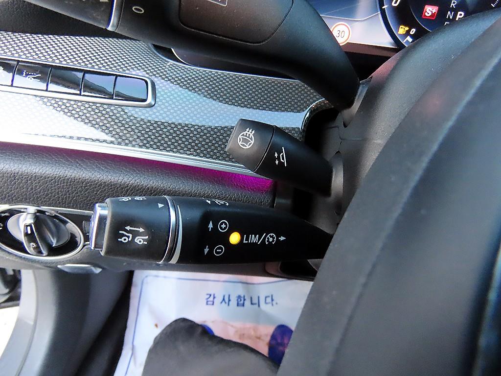 Mercedes Benz E class - Vista 12