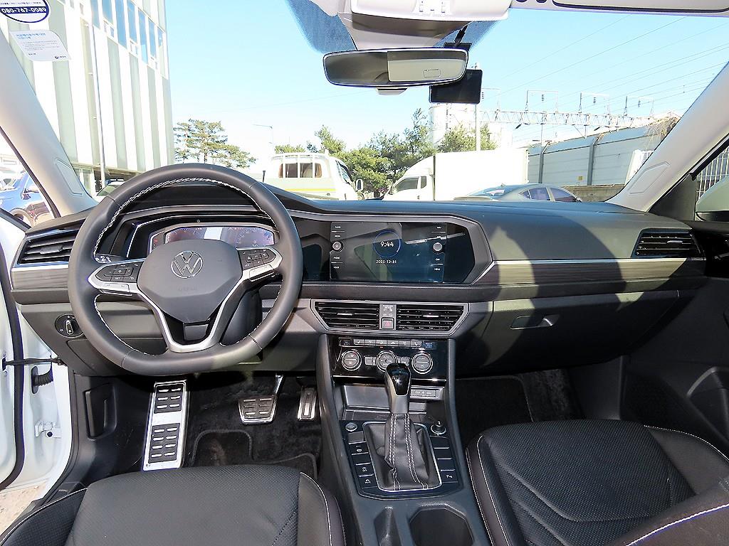 Volkswagen Jetta - Vista 7