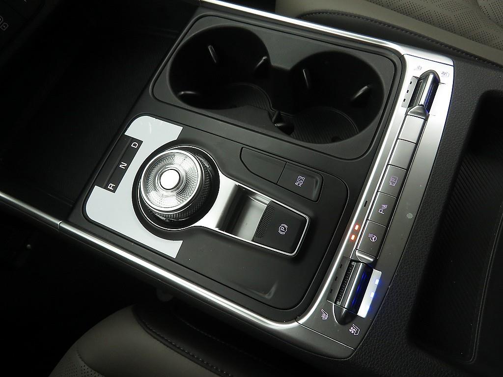 KIA Carnival - Vista 12