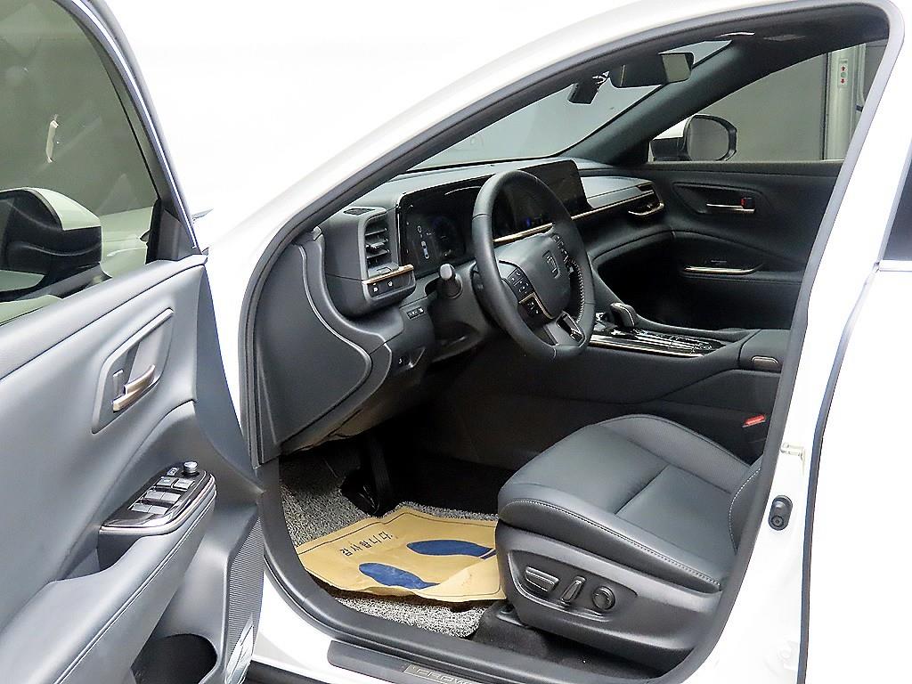 Toyota Crown - Vista 5