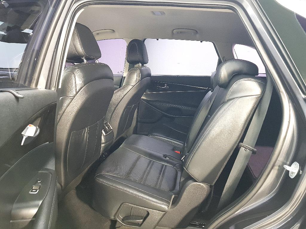 KIA Sorento - Vista 9
