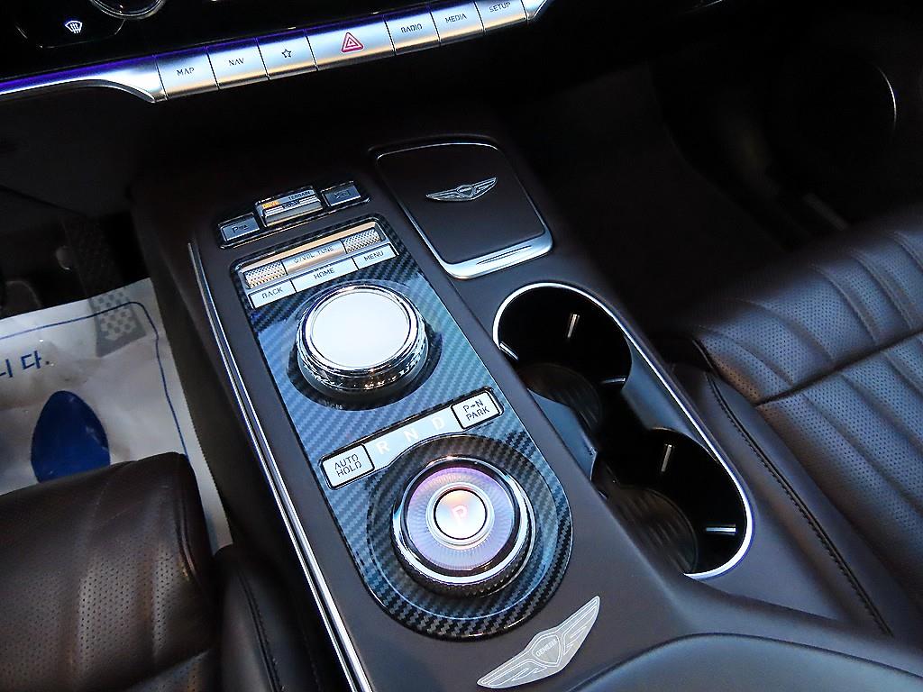 Genesis GV70 - Vista 11