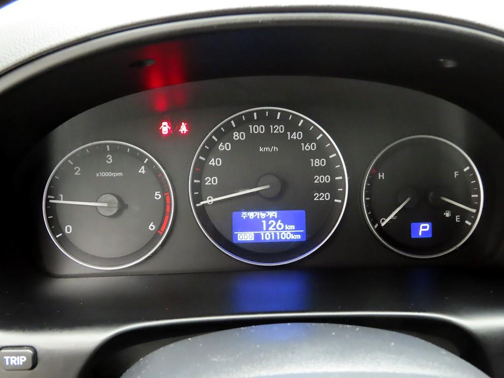 HYUNDAI Starex - Vista 6