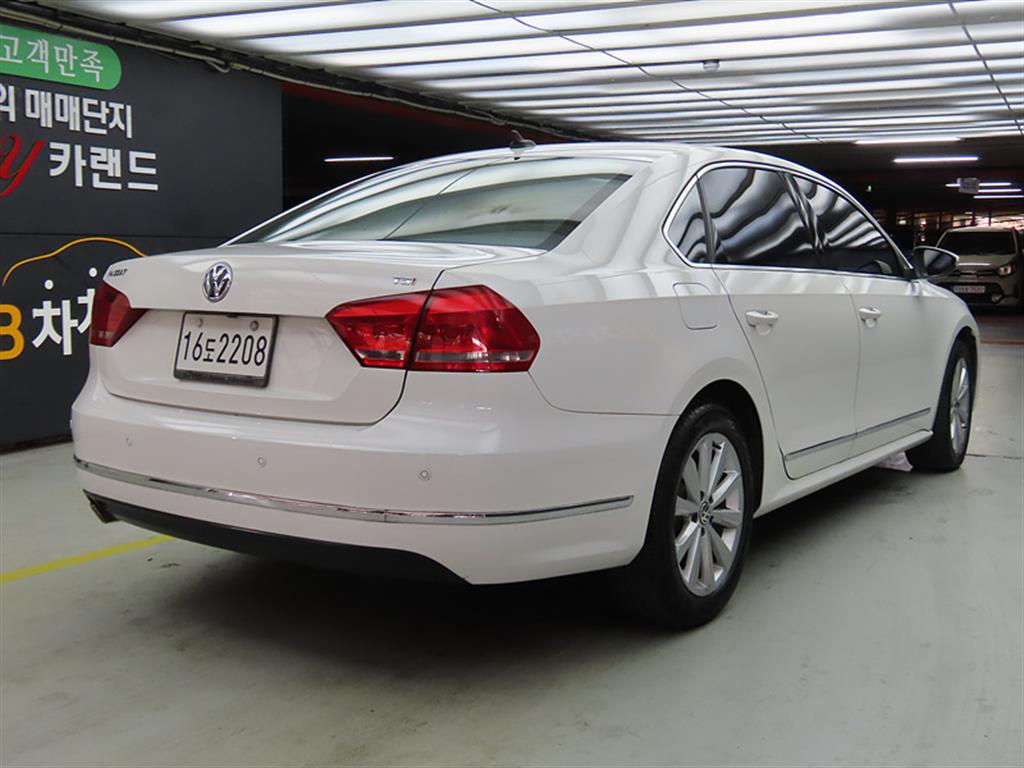 Volkswagen Passat - Vista 4