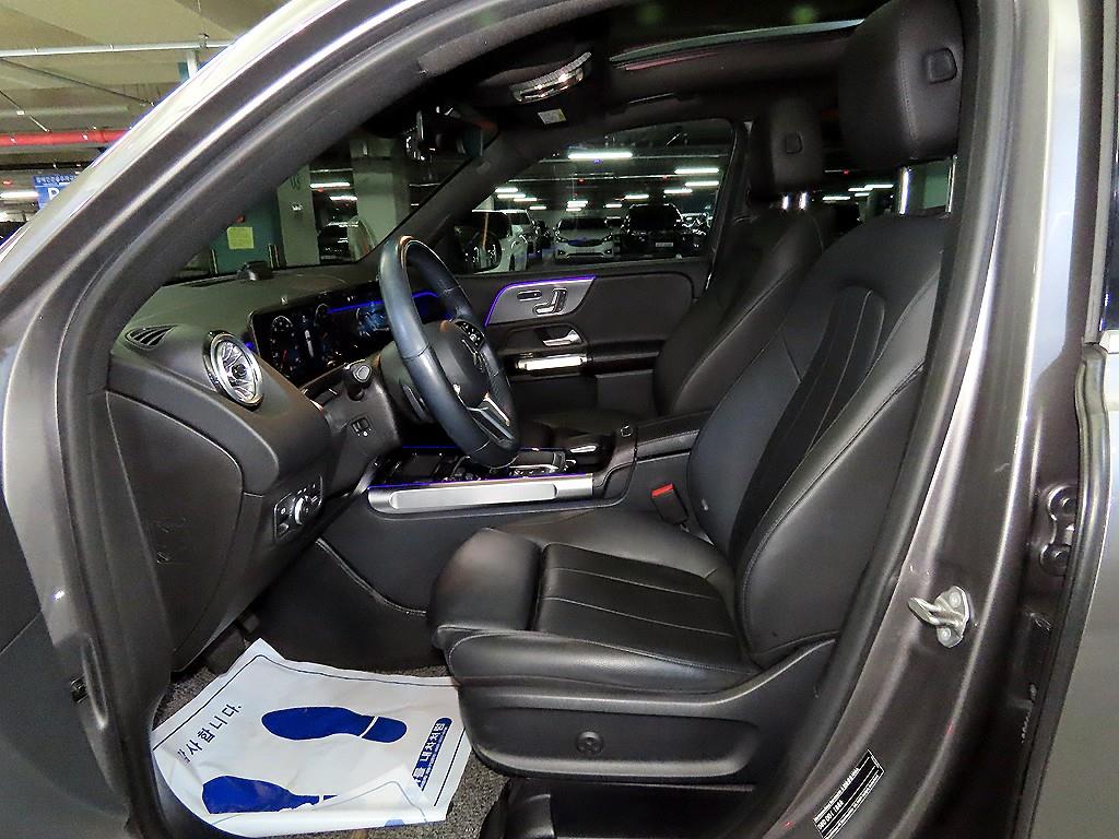 Mercedes Benz GLB Class - Vista 6