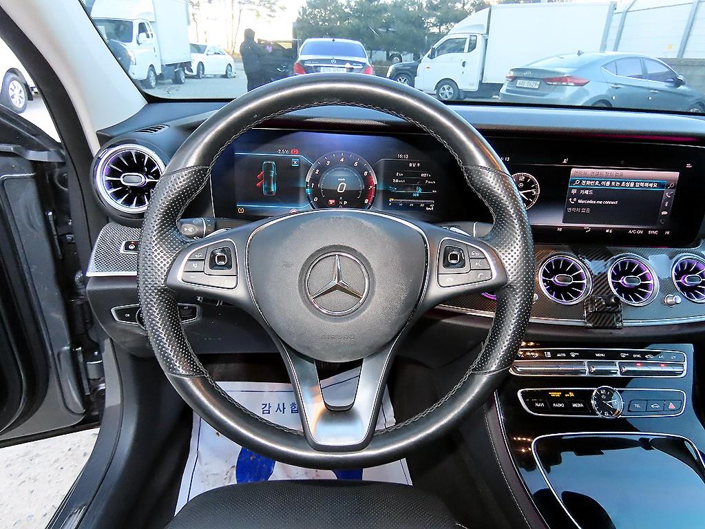 Mercedes Benz E class - Vista 8