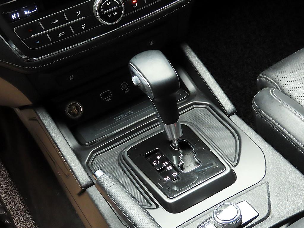 Ssangyong Rexton - Vista 10