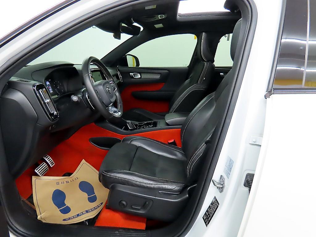 Volvo XC40 - Vista 5