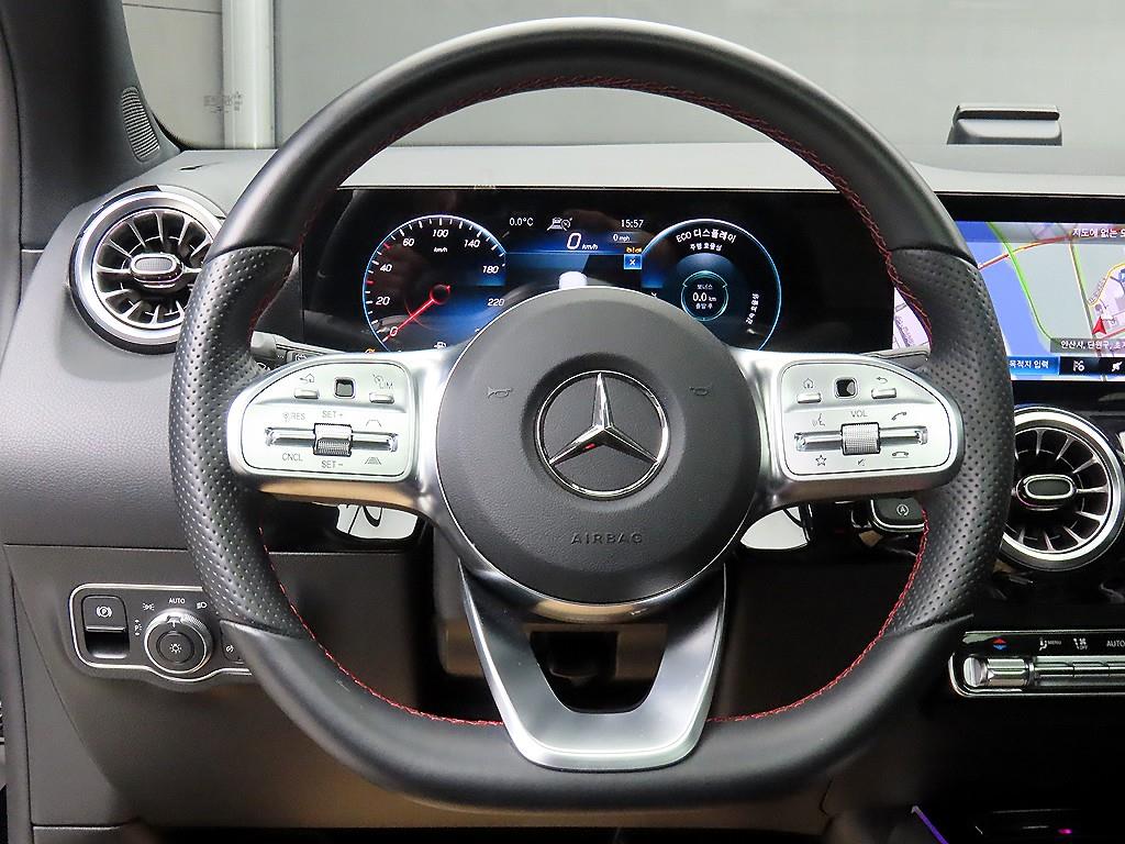 Mercedes Benz GLA Class - Vista 9