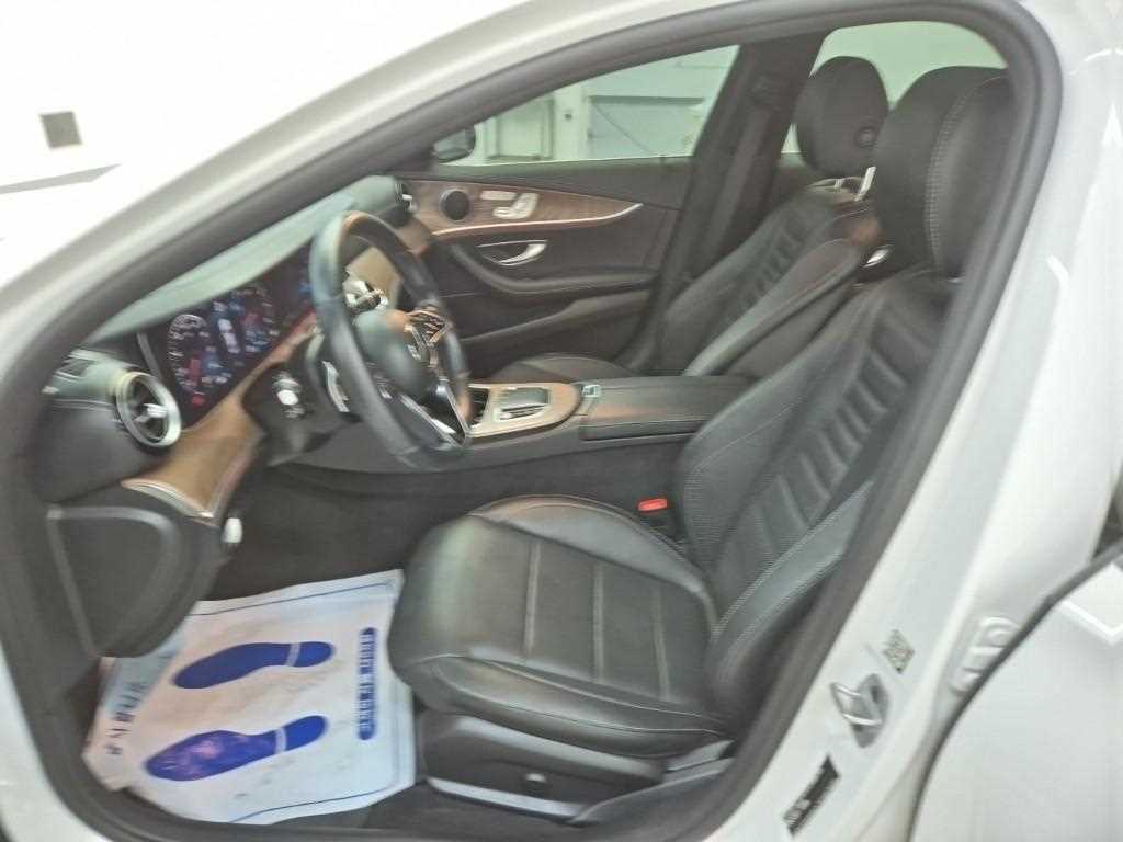 Mercedes Benz E class - Vista 11