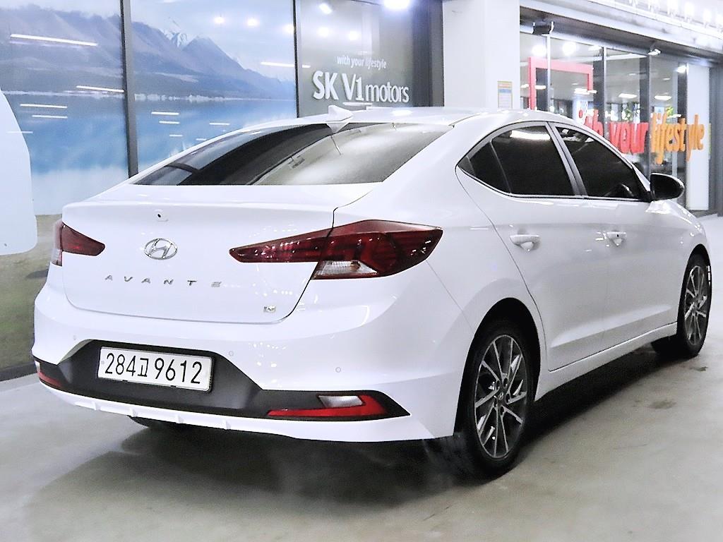 HYUNDAI Avante - Vista 4