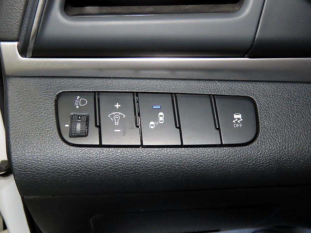 HYUNDAI Avante 2019 Blanco - Importación desde Corea - HF Imports Iquique - Foto 14