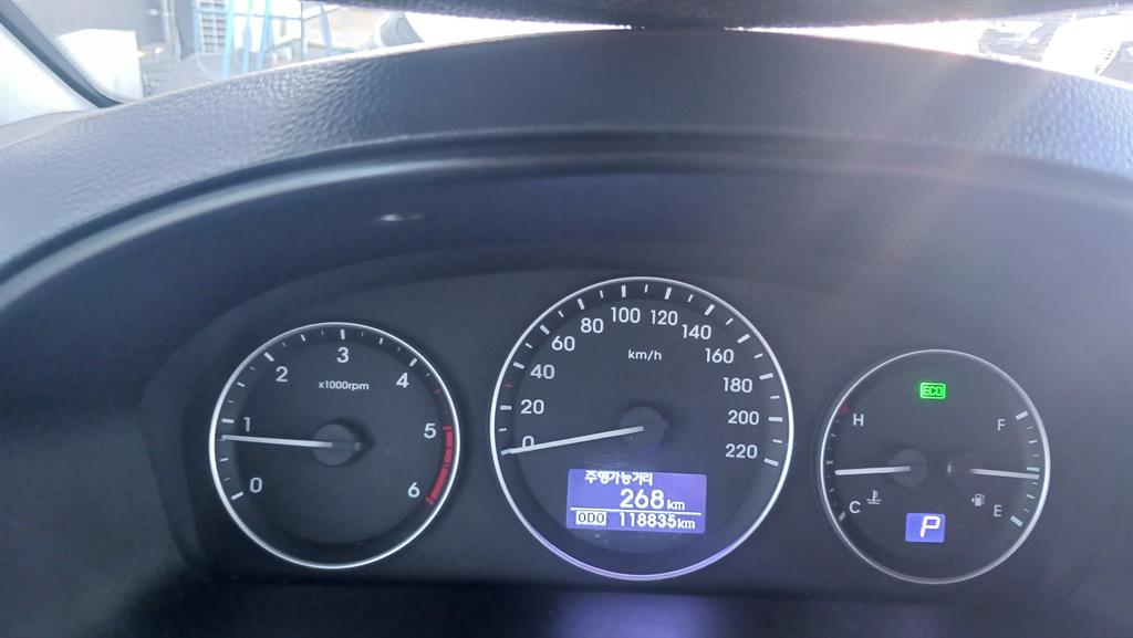 HYUNDAI Starex - Vista 8