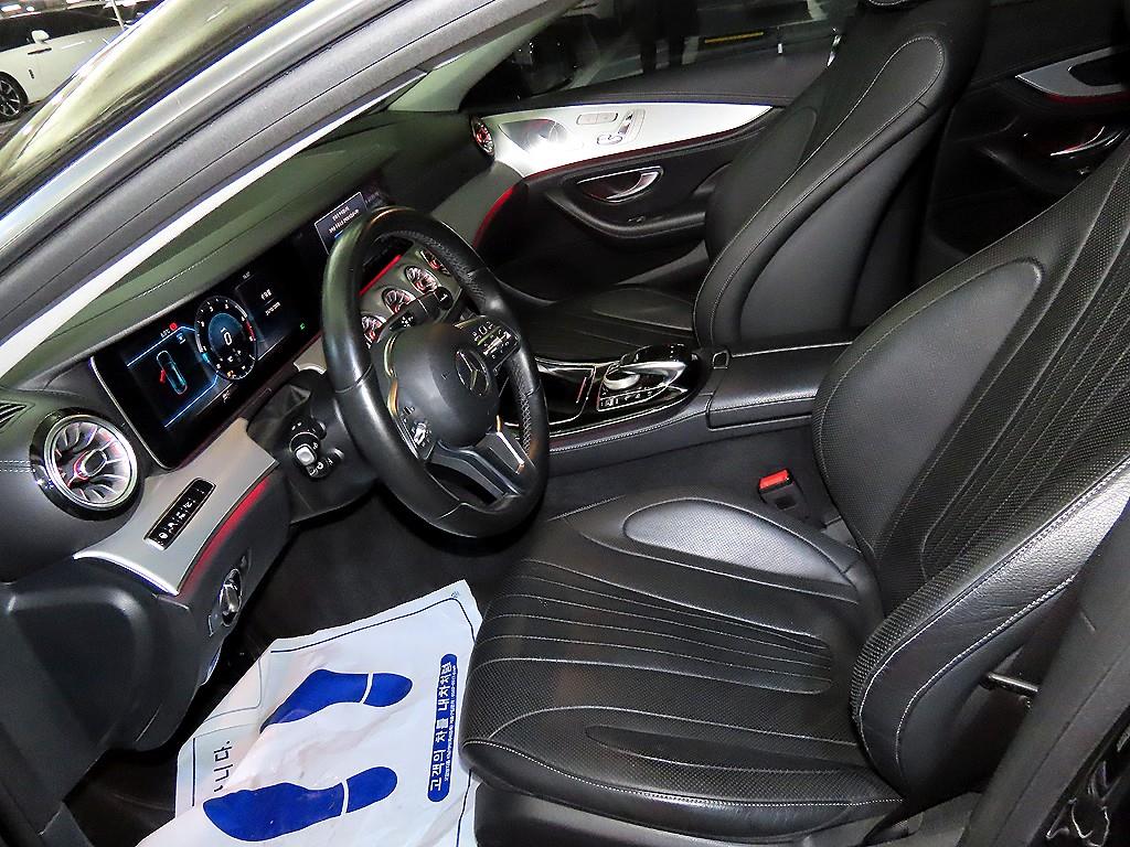 Mercedes Benz CLS Class - Vista 6