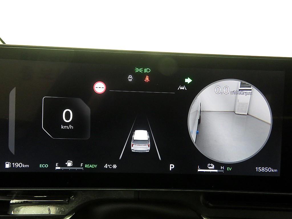 KIA Carnival - Vista 11