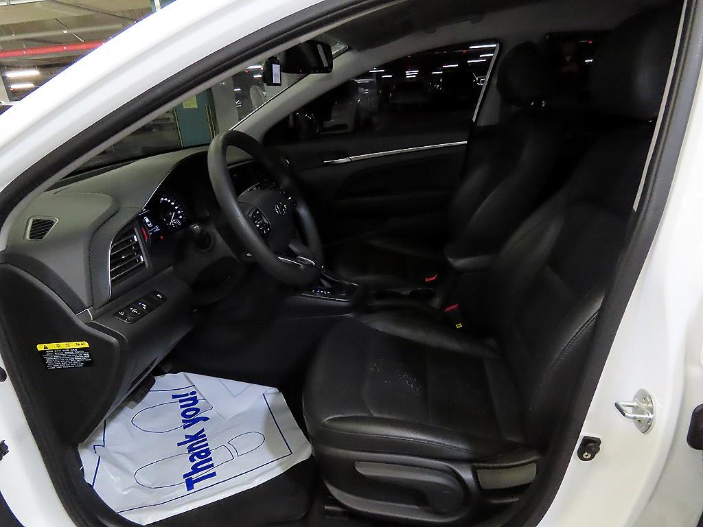 HYUNDAI Avante - Vista 6