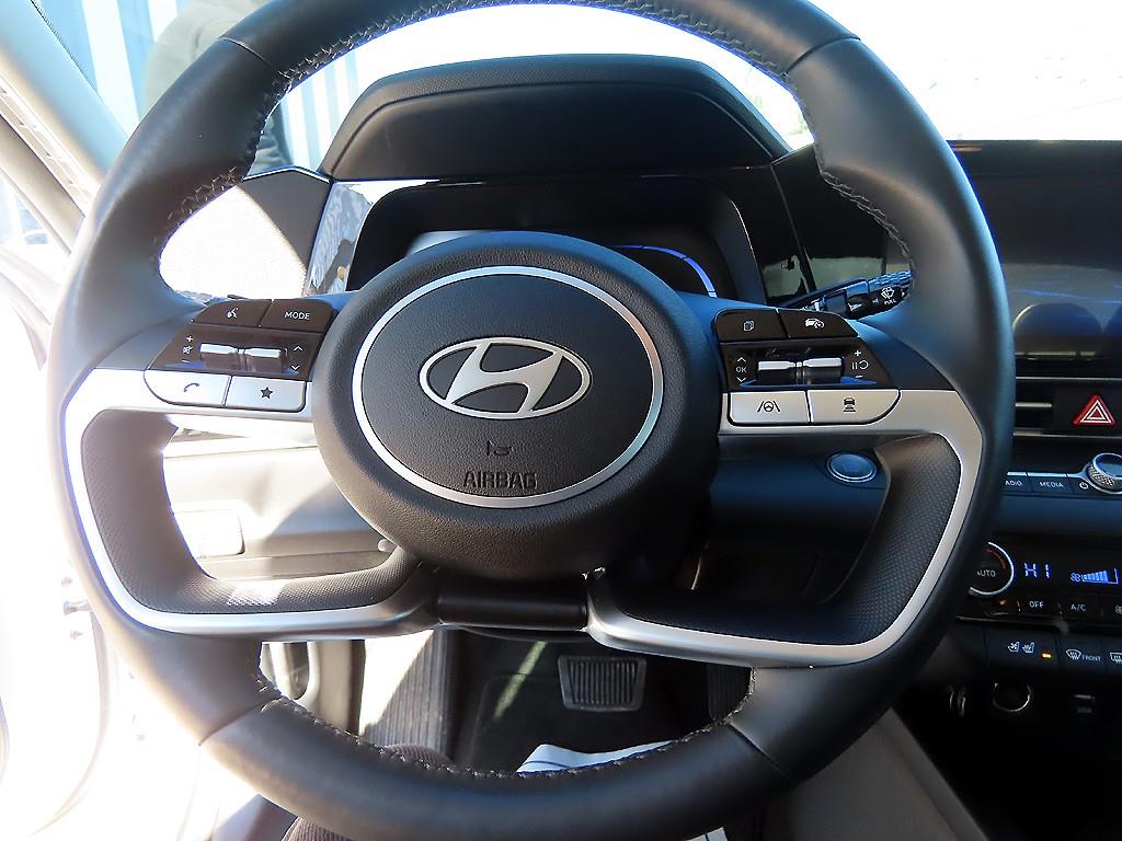 HYUNDAI Avante - Vista 8