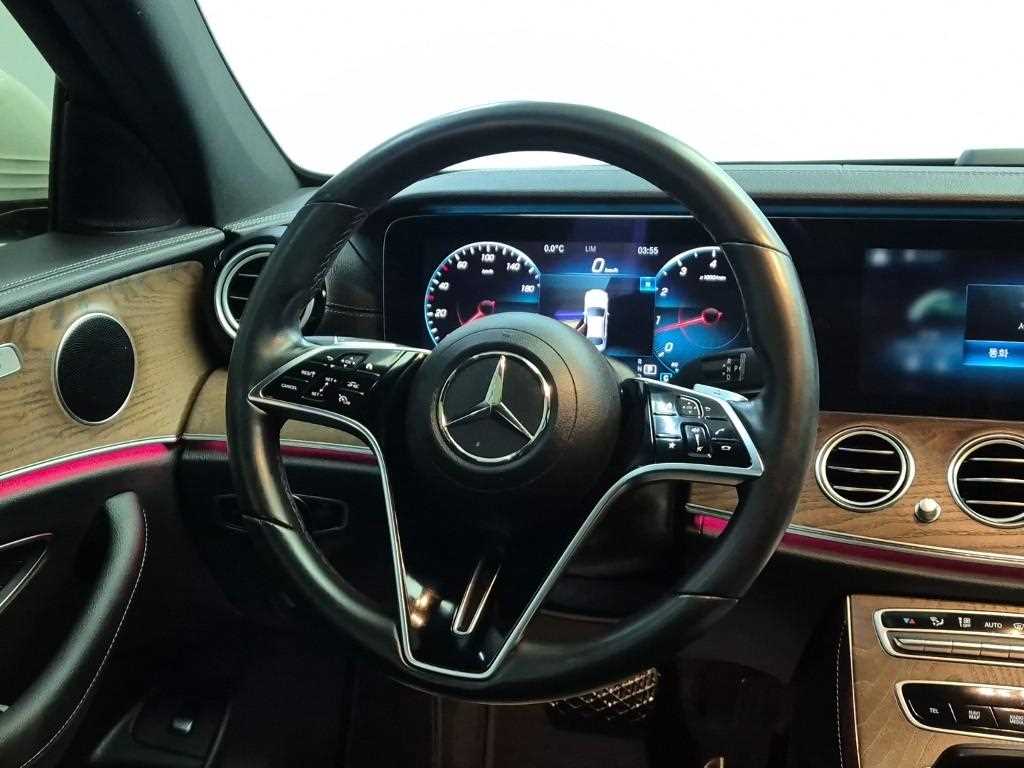Mercedes Benz E class - Vista 9