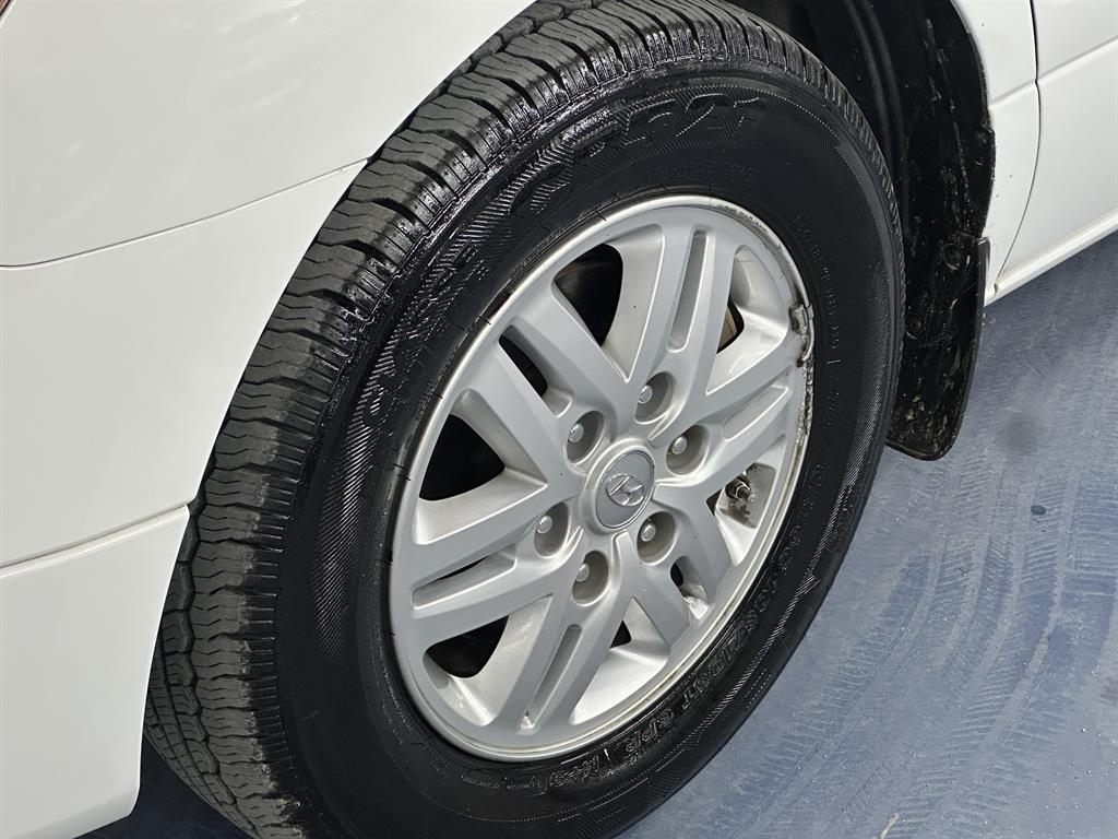 HYUNDAI Starex - Vista 5