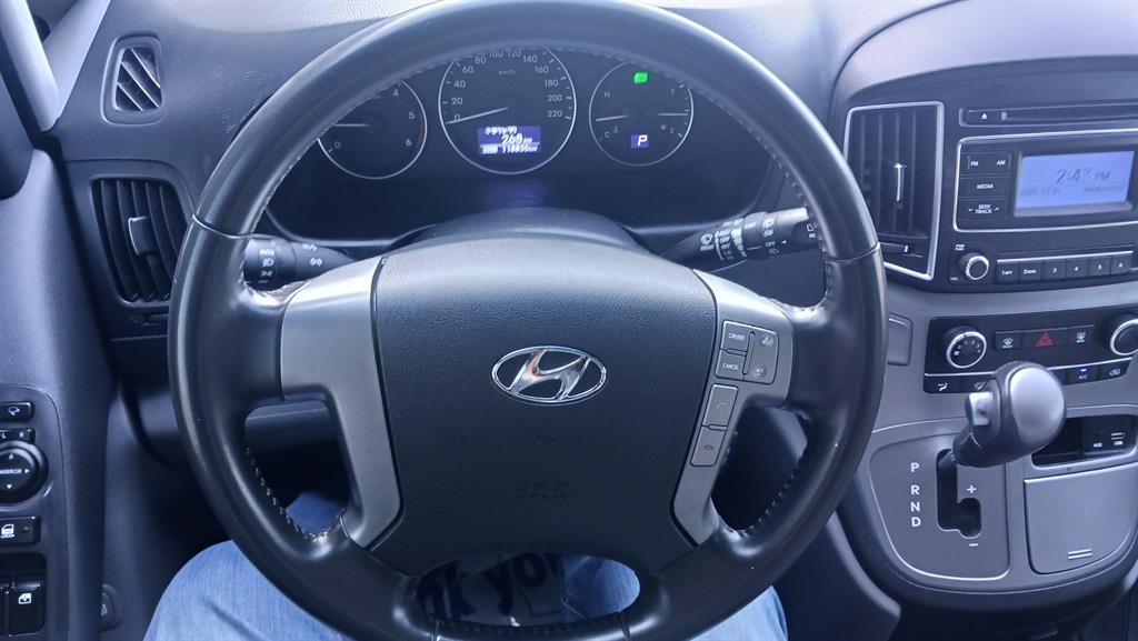 HYUNDAI Starex - Vista 11