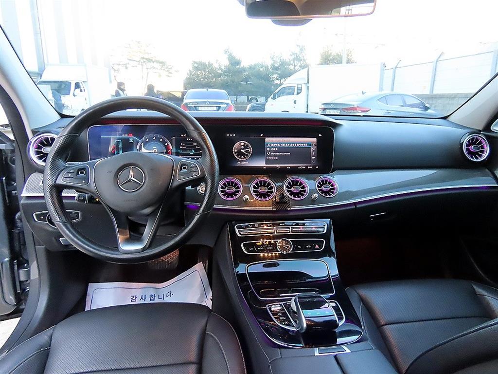 Mercedes Benz E class - Vista 7