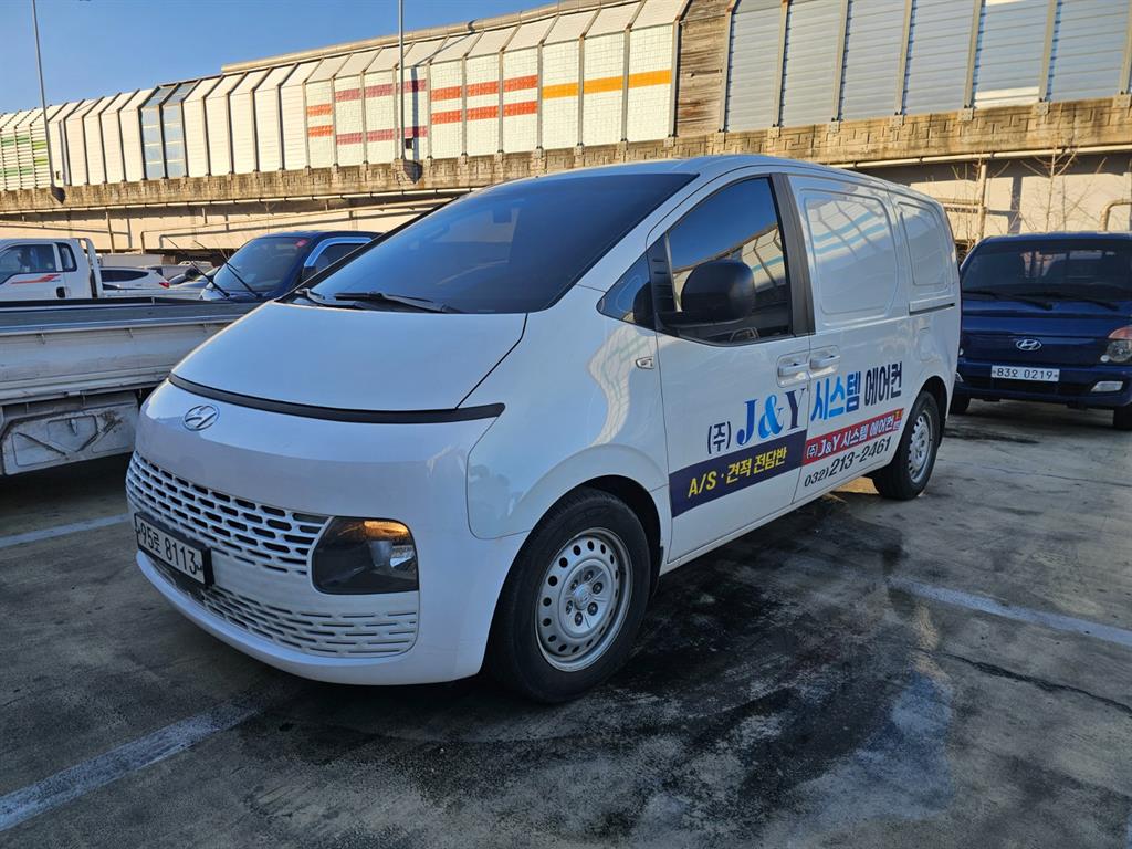 HYUNDAI Staria - Vista 2