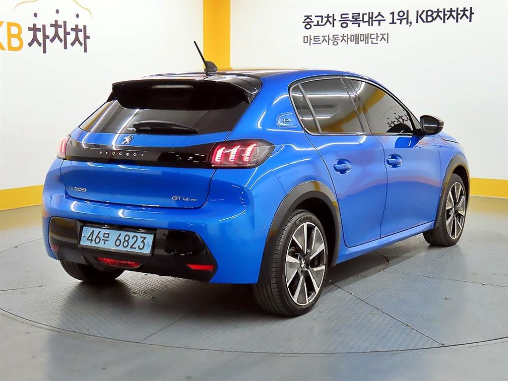 Peugeot 208 - Vista 4