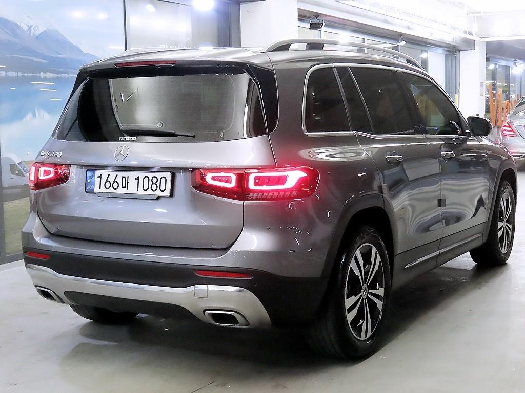 Mercedes Benz GLB Class - Vista 4