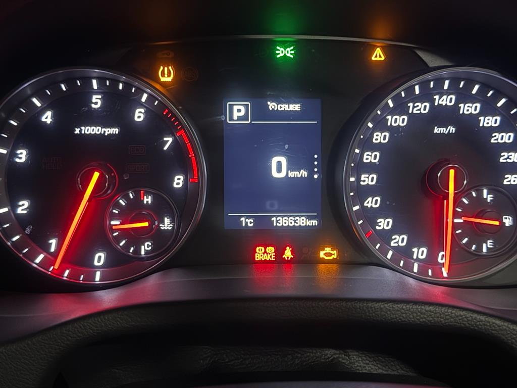 HYUNDAI Avante - Vista 9