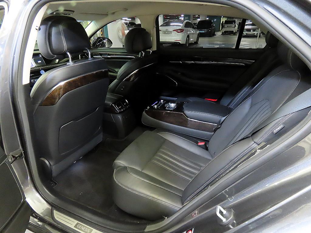 Genesis G90 - Vista 7