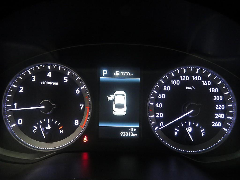 HYUNDAI Grandeur - Vista 11