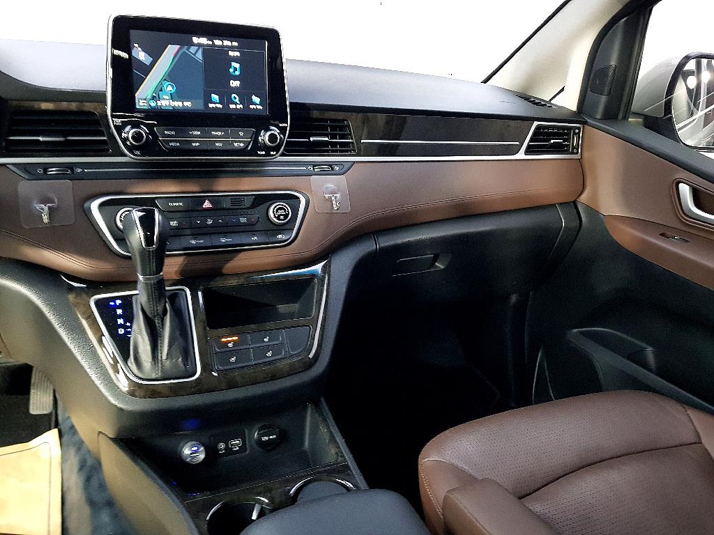 HYUNDAI Starex - Vista 9