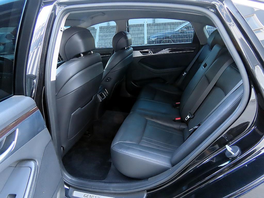 Genesis G80 - Vista 6