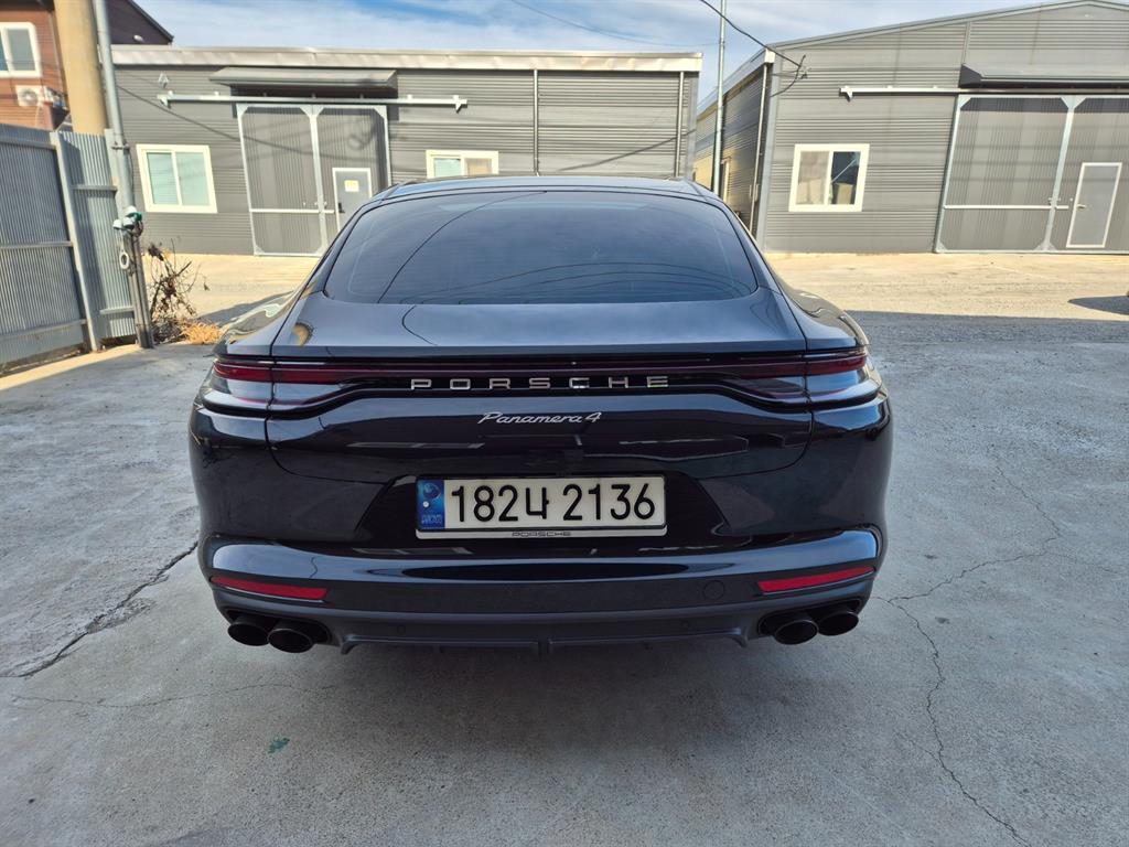 Porsche Panamera - Vista 4