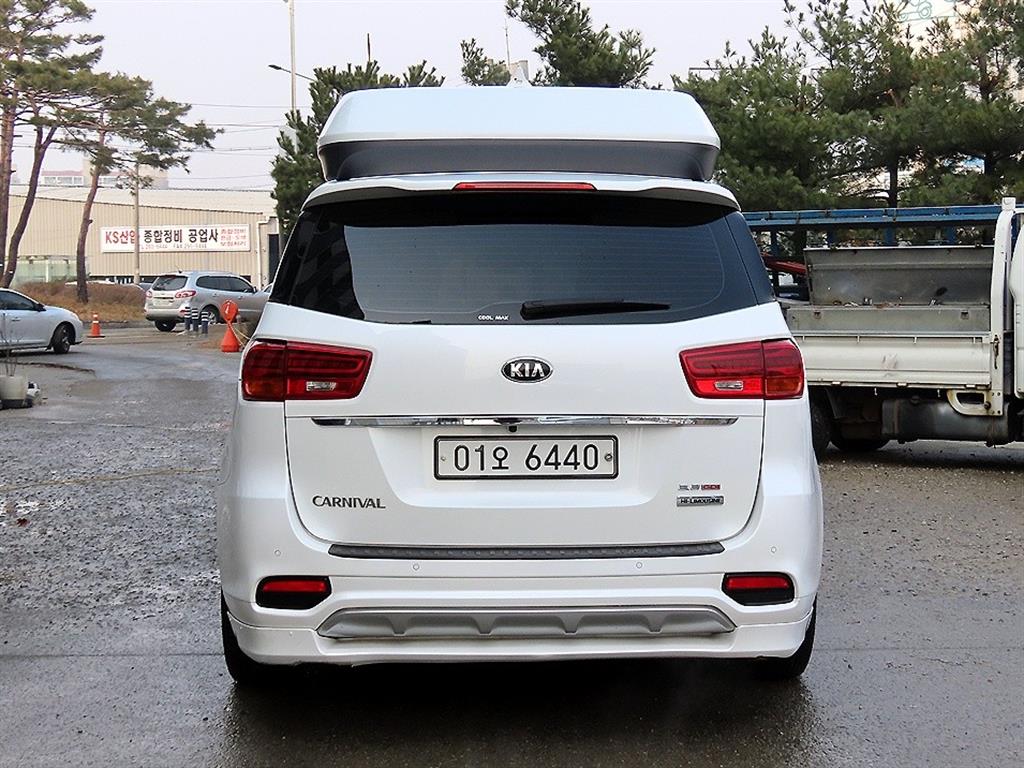 KIA Carnival - Vista 4