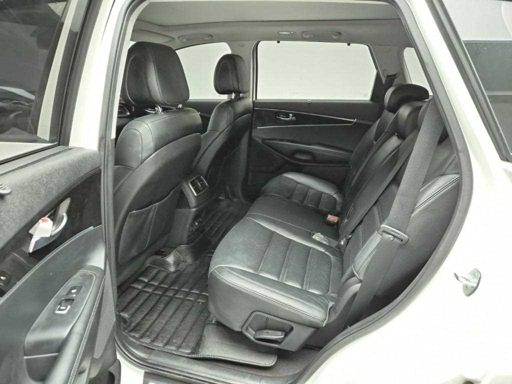 KIA Sorento - Vista 12