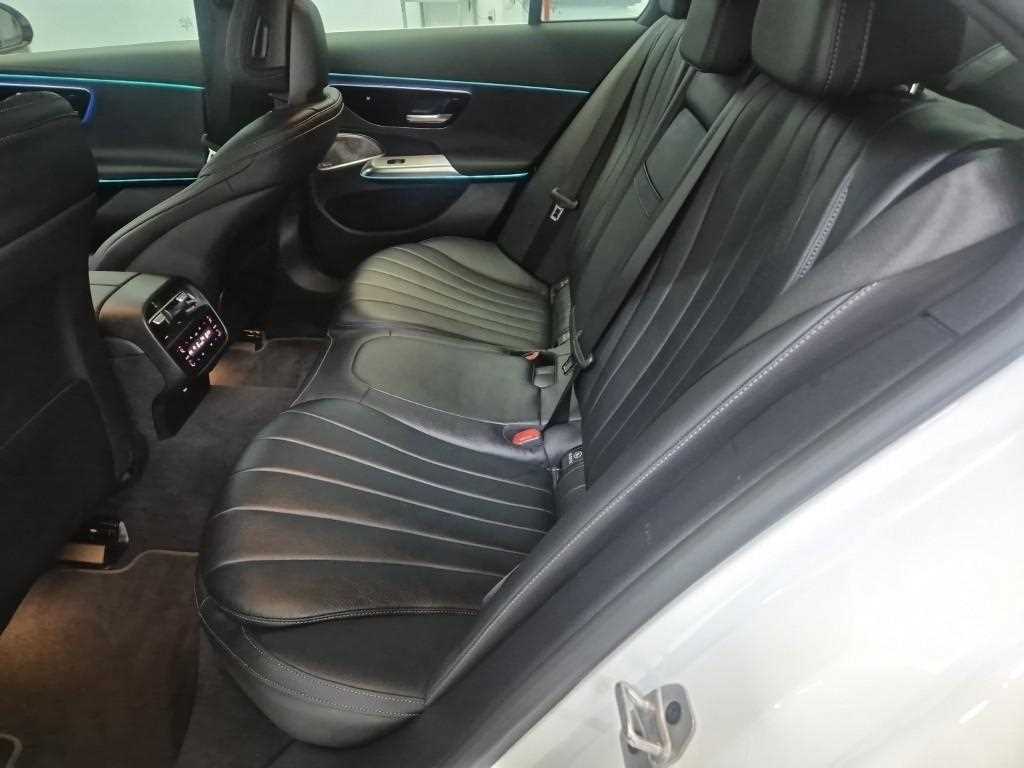 Mercedes Benz E class - Vista 12