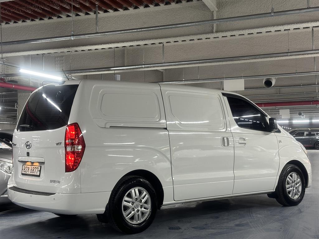 HYUNDAI Starex - Vista 4