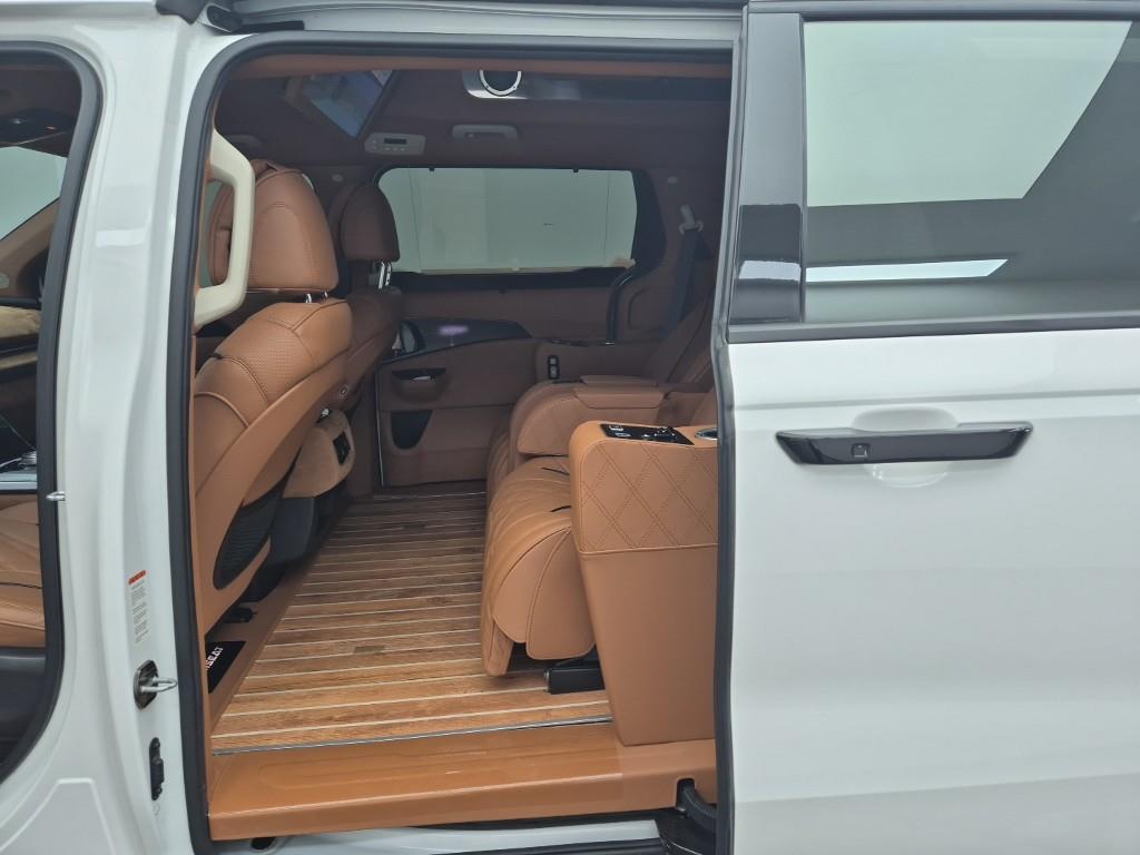 KIA Carnival - Vista 12