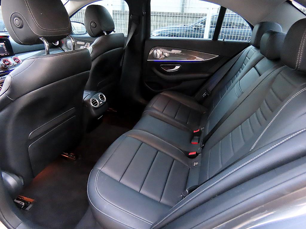 Mercedes Benz E class - Vista 6