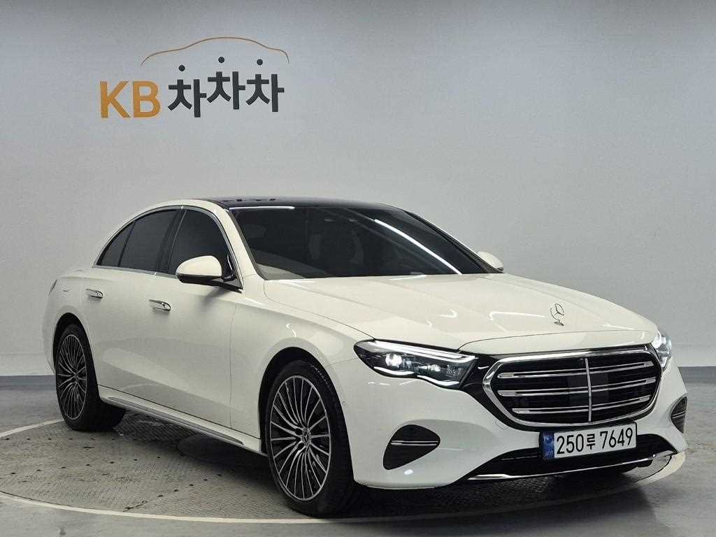 Mercedes Benz E class - Vista 4