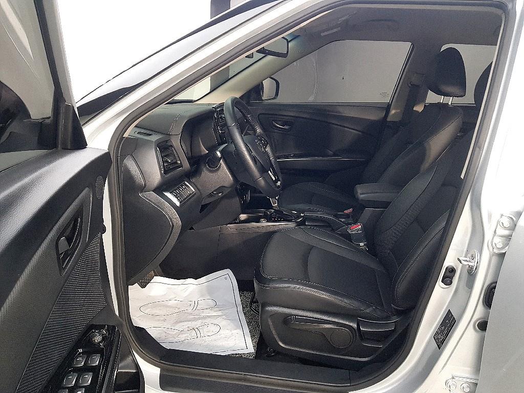 Ssangyong Tivoli - Vista 8