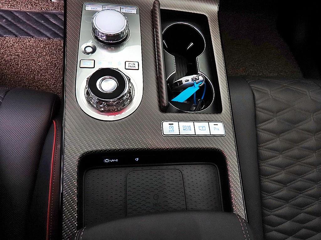 Genesis G80 - Vista 10